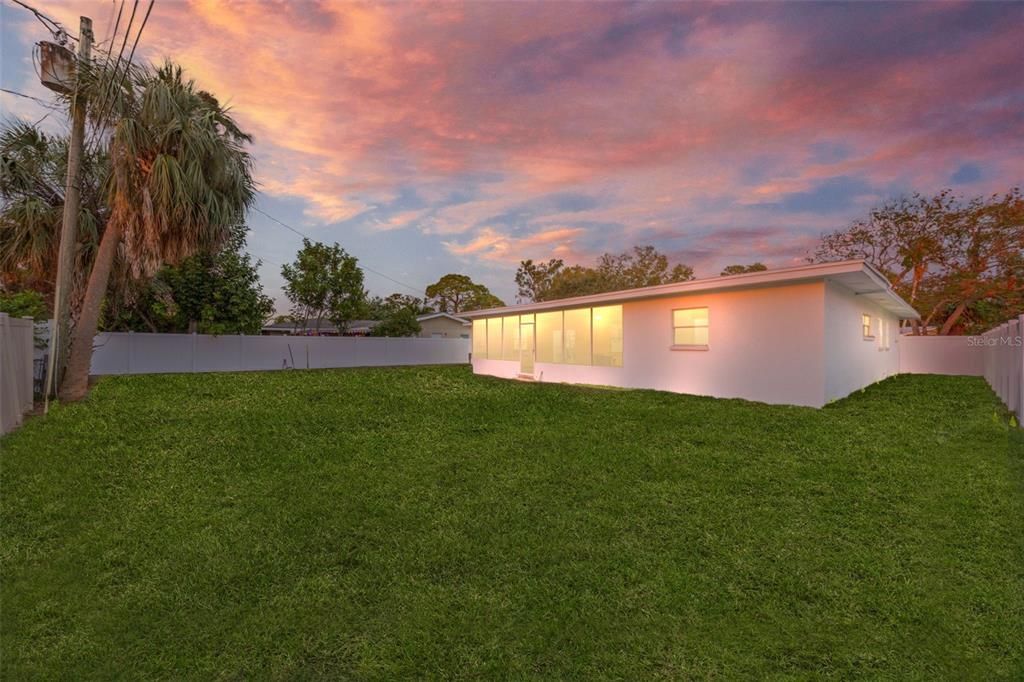 На продажу: $699,900 (4 спален, 2 ванн, 1761 Квадратных фут)