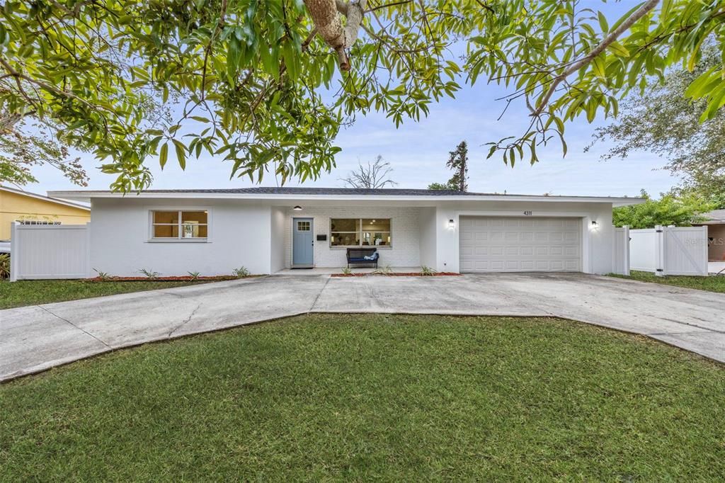 На продажу: $699,900 (4 спален, 2 ванн, 1761 Квадратных фут)