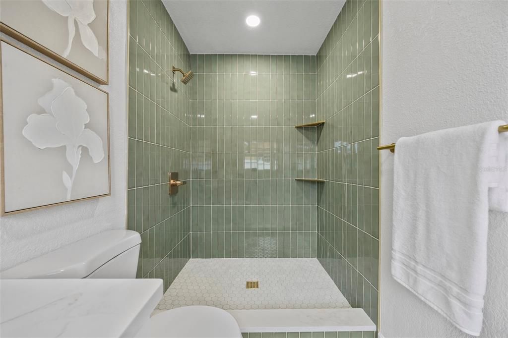 На продажу: $699,900 (4 спален, 2 ванн, 1761 Квадратных фут)