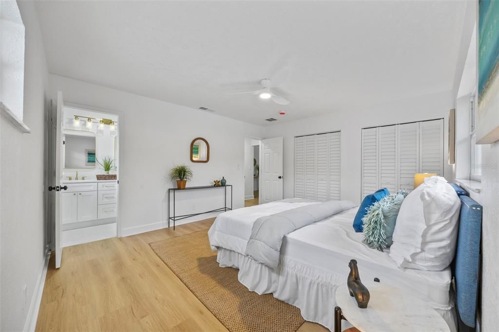 На продажу: $699,900 (4 спален, 2 ванн, 1761 Квадратных фут)