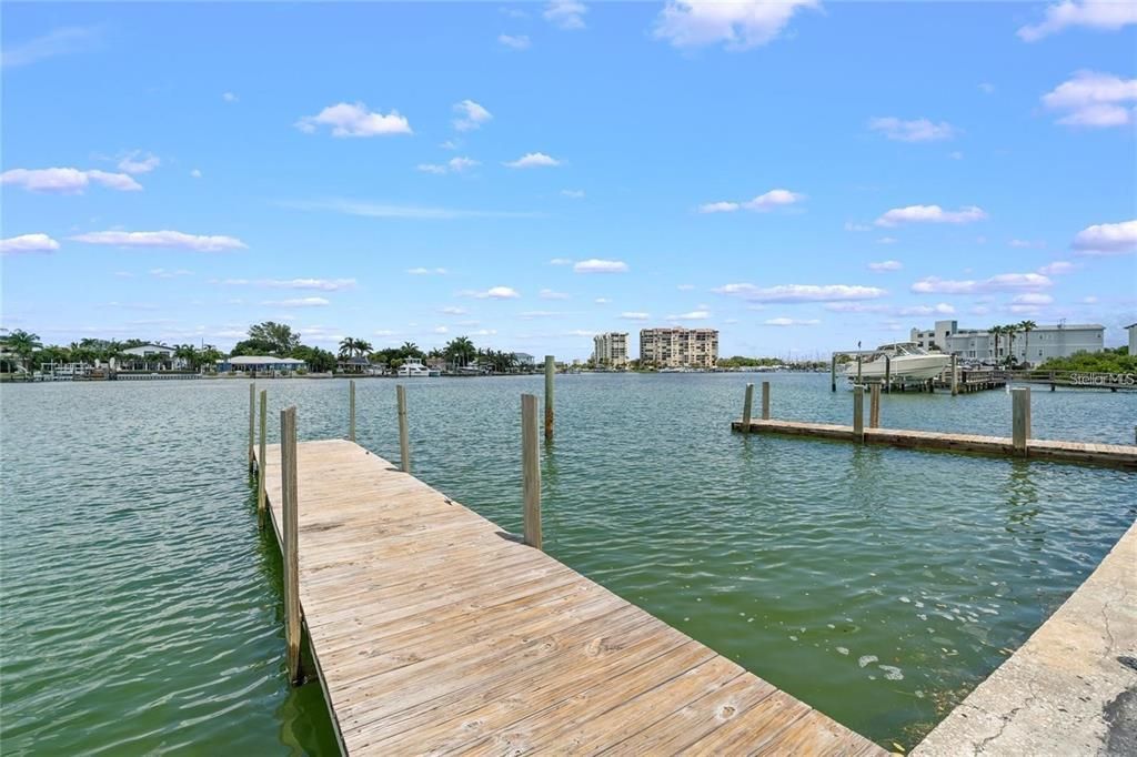 For Sale: $439,900 (1 beds, 1 baths, 365 Square Feet)