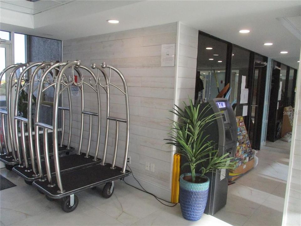 For Sale: $439,900 (1 beds, 1 baths, 365 Square Feet)