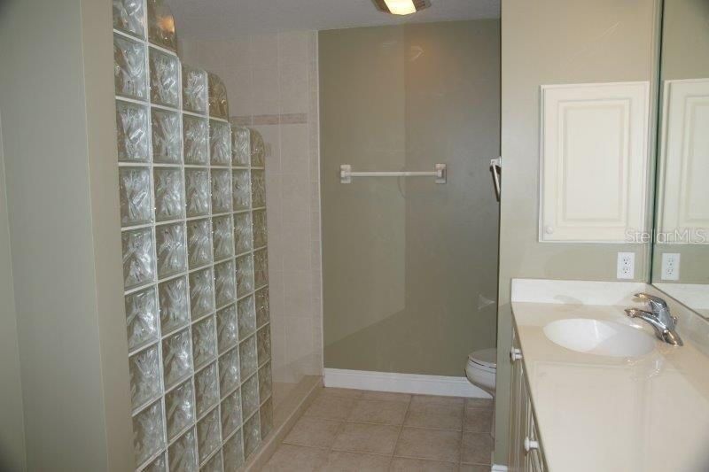 出租: $2,400 (2 贝兹, 2 浴室, 2022 平方英尺)