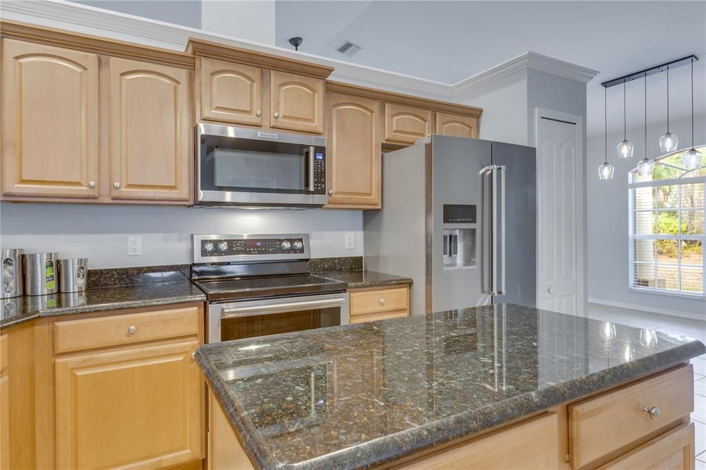 For Sale: $475,000 (3 beds, 2 baths, 2018 Square Feet)