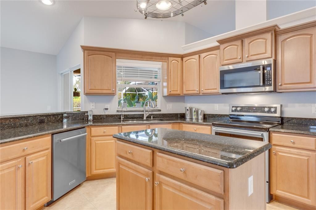 For Sale: $475,000 (3 beds, 2 baths, 2018 Square Feet)