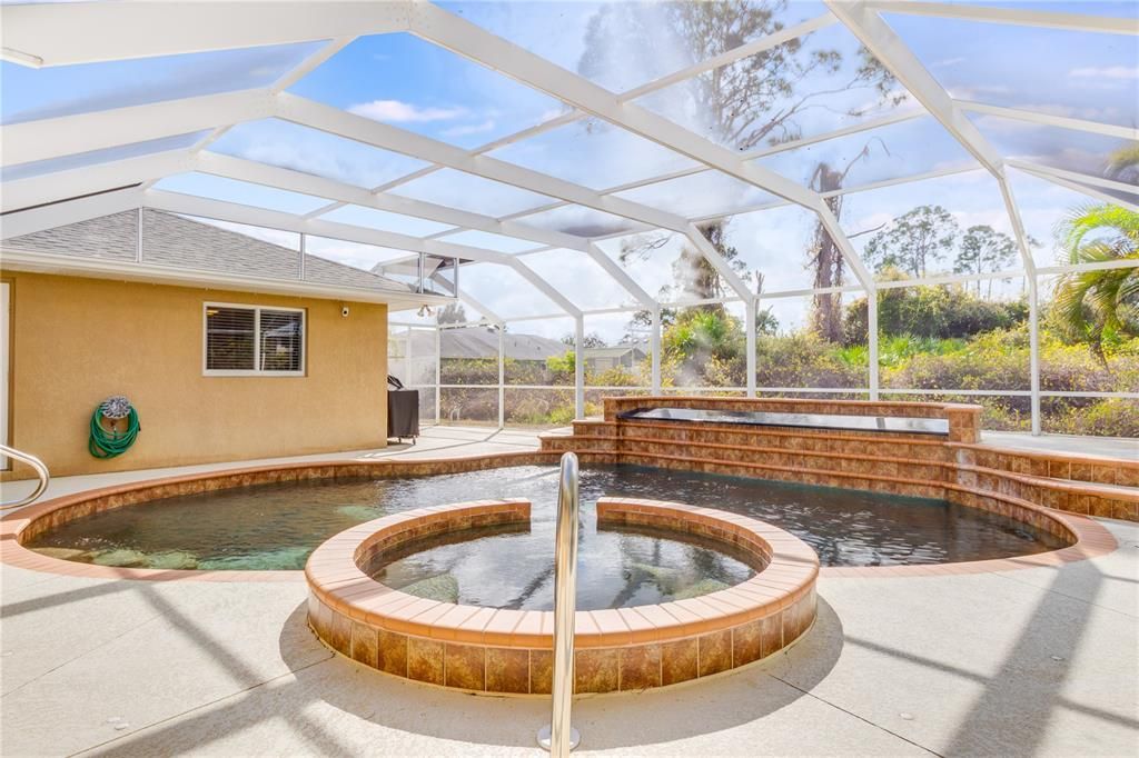 For Sale: $475,000 (3 beds, 2 baths, 2018 Square Feet)