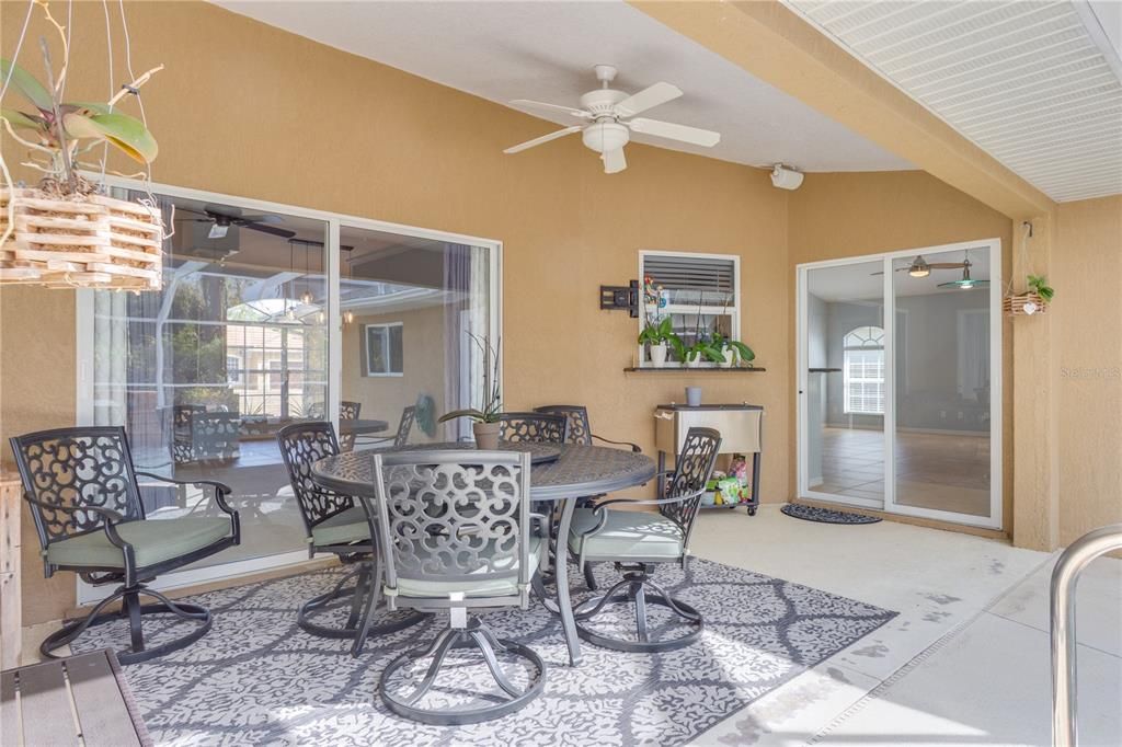 For Sale: $475,000 (3 beds, 2 baths, 2018 Square Feet)