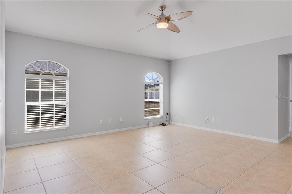 For Sale: $475,000 (3 beds, 2 baths, 2018 Square Feet)