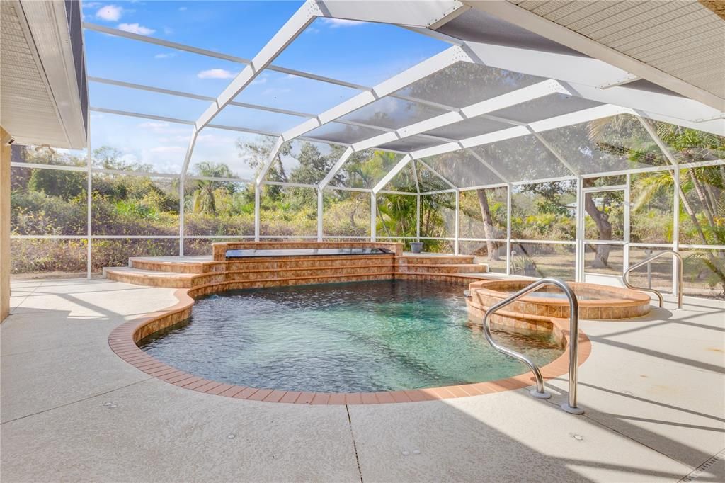 For Sale: $475,000 (3 beds, 2 baths, 2018 Square Feet)