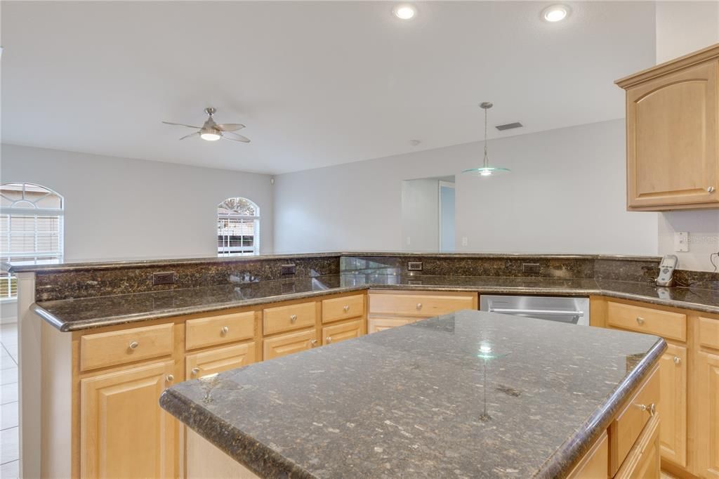 For Sale: $475,000 (3 beds, 2 baths, 2018 Square Feet)