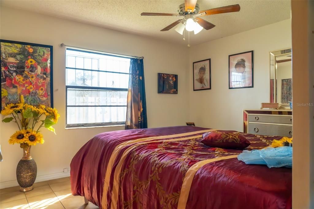 待售: $500,000 (4 贝兹, 3 浴室, 1818 平方英尺)