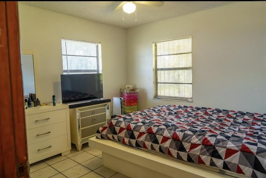 待售: $500,000 (4 贝兹, 3 浴室, 1818 平方英尺)