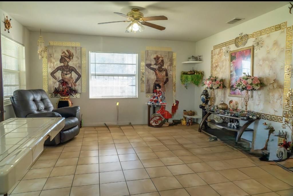 待售: $500,000 (4 贝兹, 3 浴室, 1818 平方英尺)