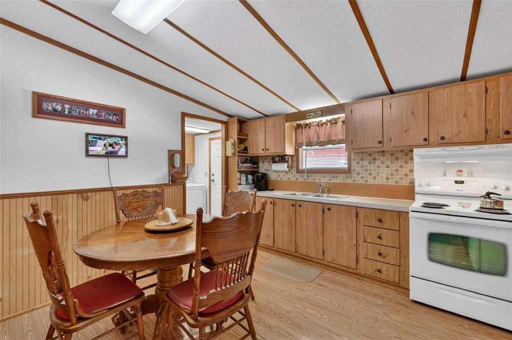 待售: $199,000 (3 贝兹, 2 浴室, 960 平方英尺)