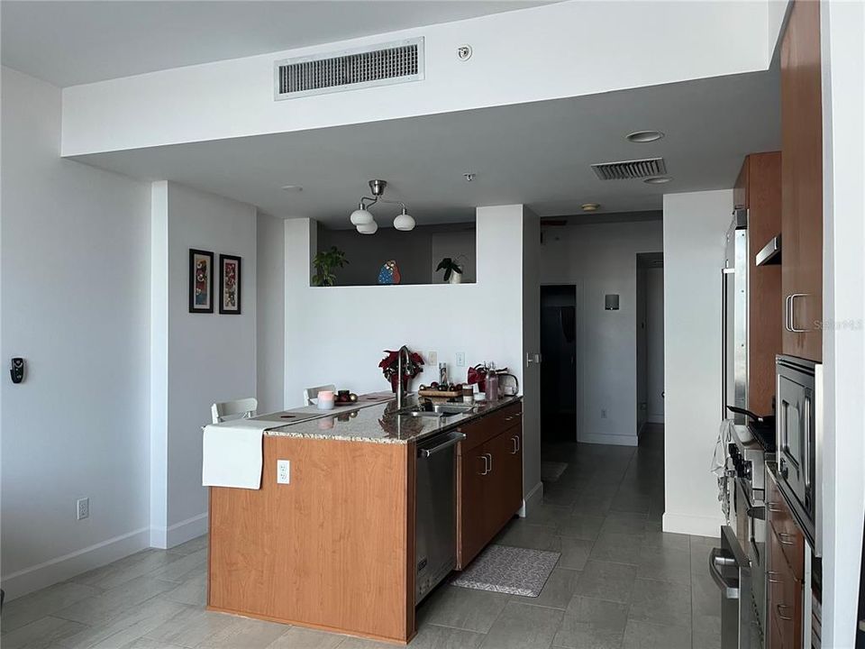 出租: $2,100 (1 贝兹, 1 浴室, 615 平方英尺)