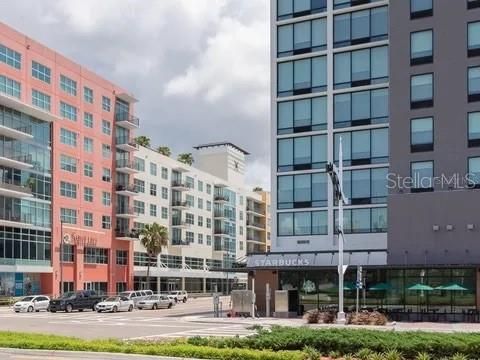 出租: $2,100 (1 贝兹, 1 浴室, 615 平方英尺)