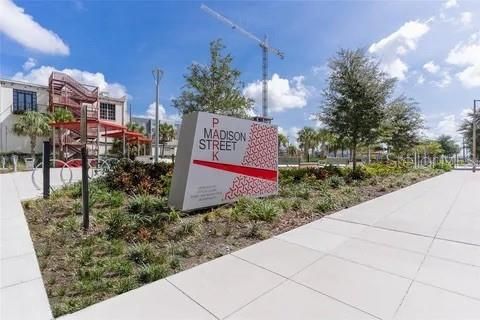 出租: $2,100 (1 贝兹, 1 浴室, 615 平方英尺)