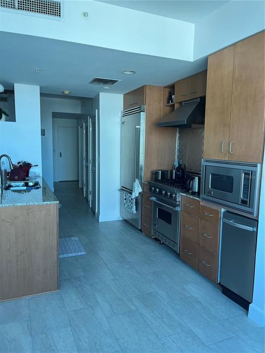 出租: $2,100 (1 贝兹, 1 浴室, 615 平方英尺)