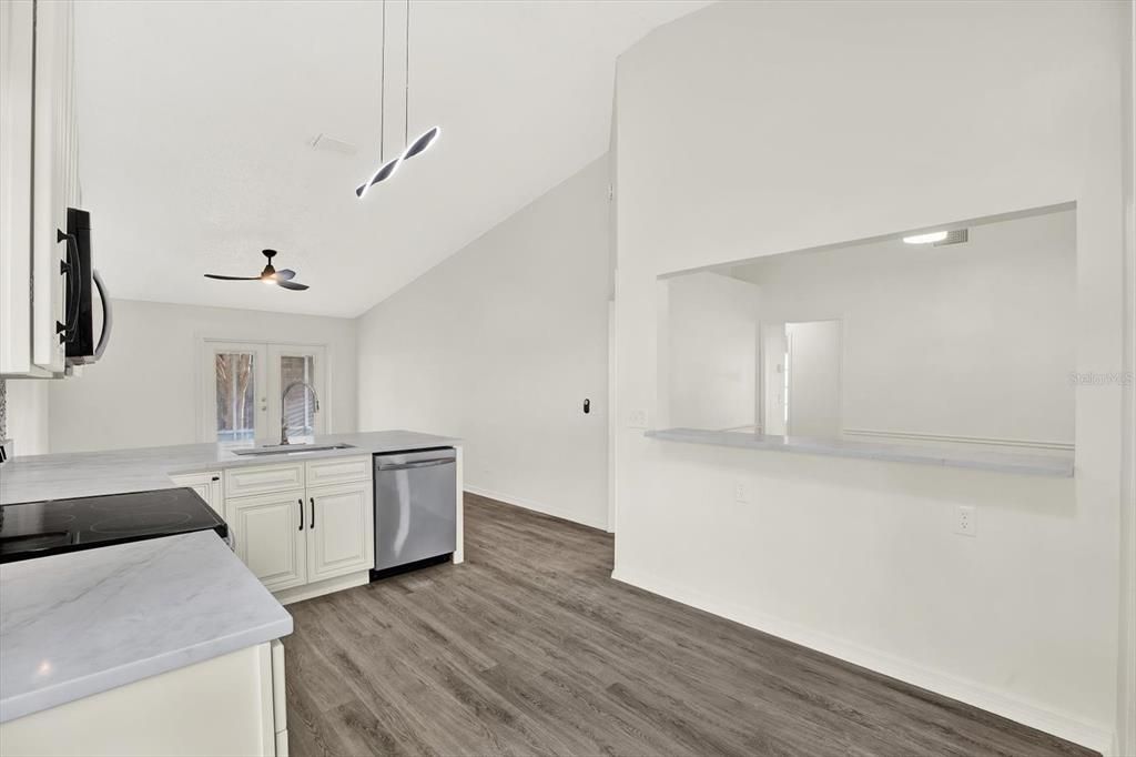 待售: $389,900 (3 贝兹, 2 浴室, 1615 平方英尺)