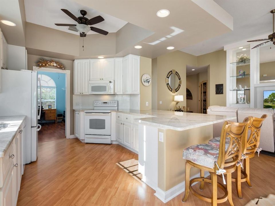 待售: $649,000 (3 贝兹, 3 浴室, 2008 平方英尺)