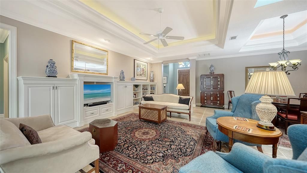 待售: $700,000 (3 贝兹, 2 浴室, 2245 平方英尺)