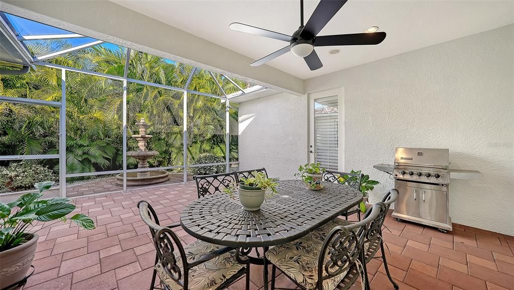 待售: $700,000 (3 贝兹, 2 浴室, 2245 平方英尺)