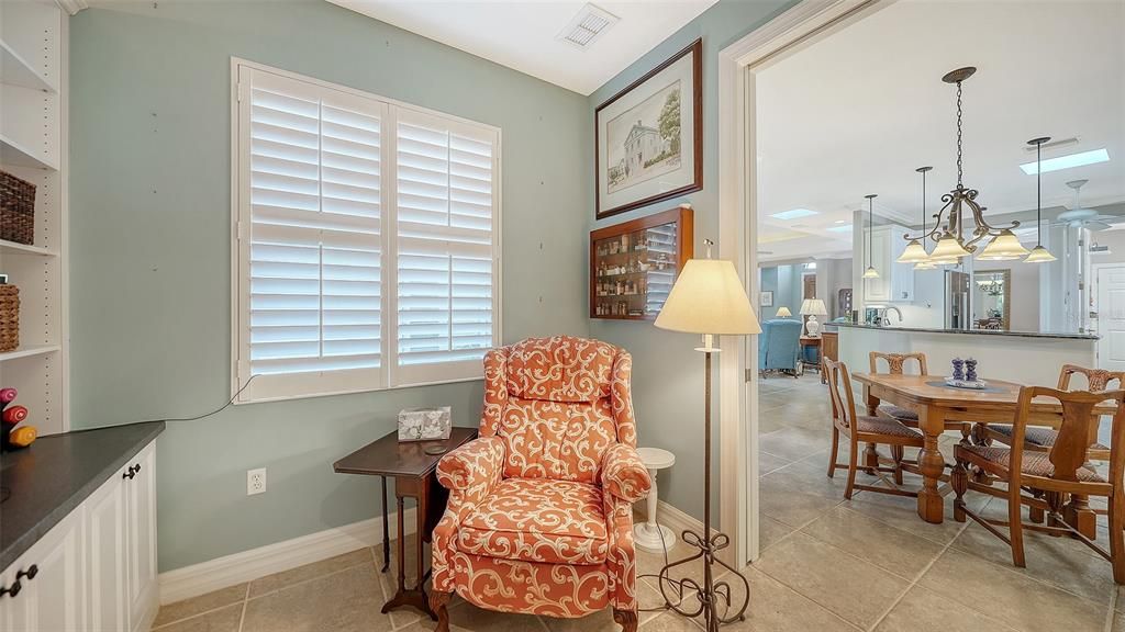 待售: $700,000 (3 贝兹, 2 浴室, 2245 平方英尺)