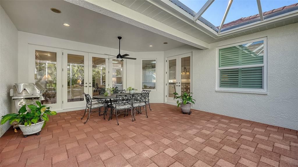 待售: $700,000 (3 贝兹, 2 浴室, 2245 平方英尺)