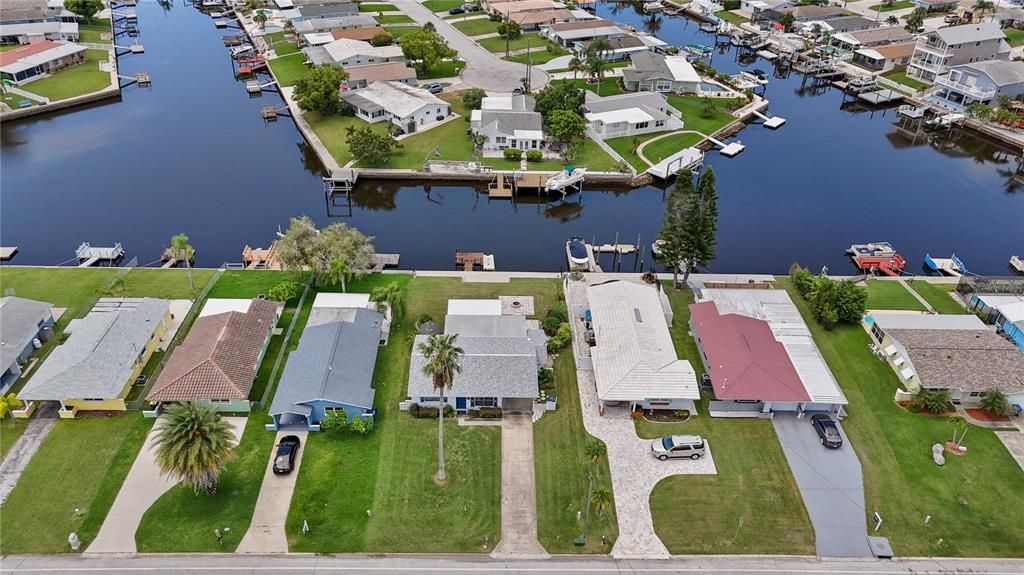 На продажу: $330,000 (2 спален, 1 ванн, 1220 Квадратных фут)