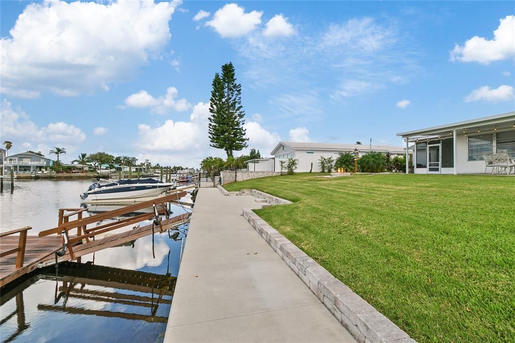 На продажу: $330,000 (2 спален, 1 ванн, 1220 Квадратных фут)