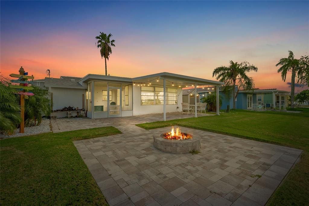 На продажу: $330,000 (2 спален, 1 ванн, 1220 Квадратных фут)