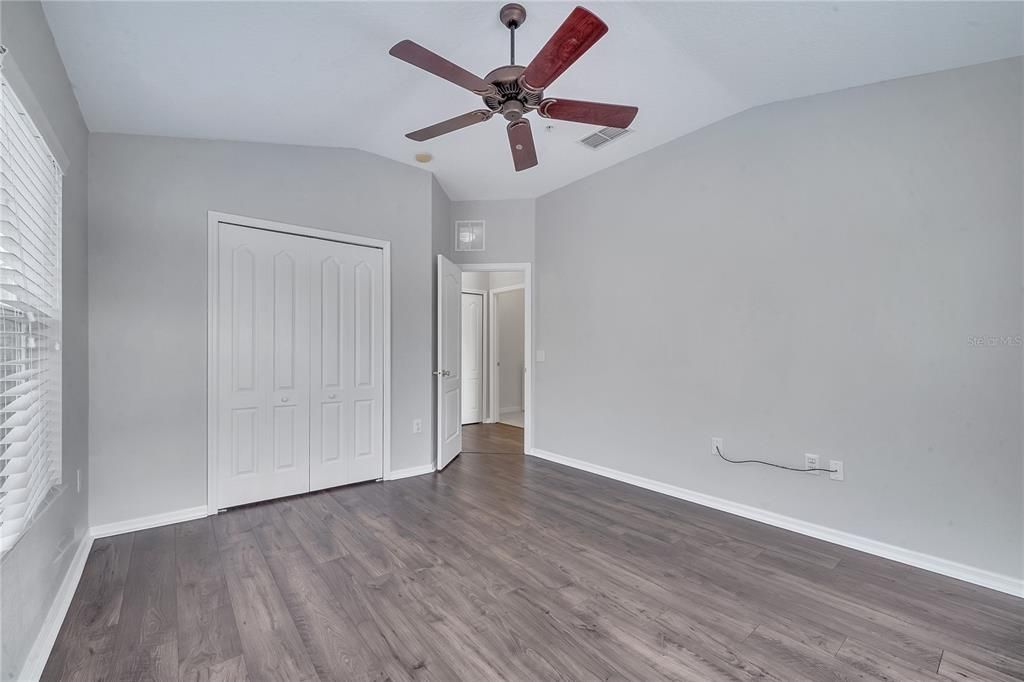 待售: $300,000 (2 贝兹, 2 浴室, 1216 平方英尺)