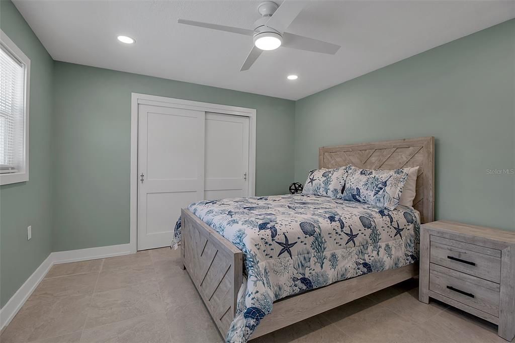 待售: $595,000 (2 贝兹, 2 浴室, 1215 平方英尺)