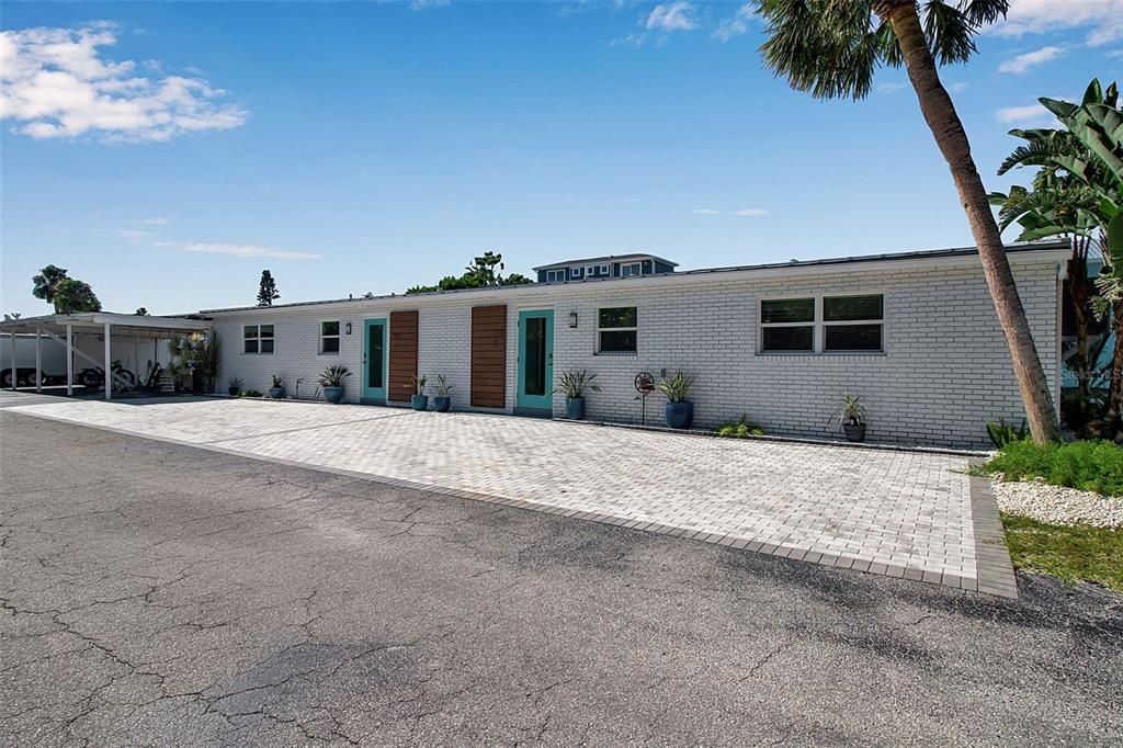 待售: $595,000 (2 贝兹, 2 浴室, 1215 平方英尺)