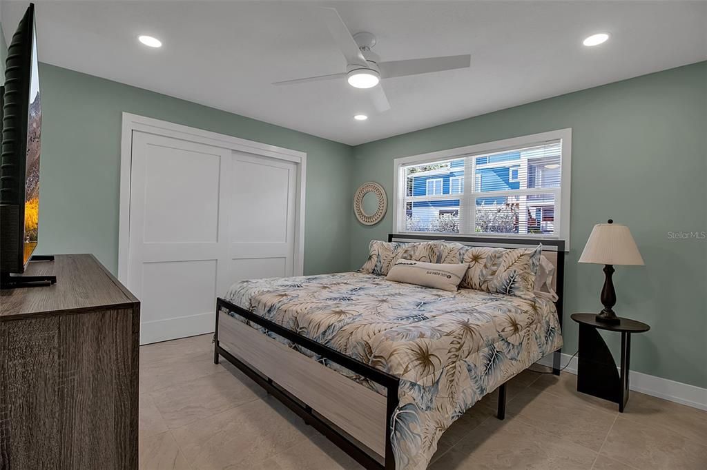 待售: $595,000 (2 贝兹, 2 浴室, 1215 平方英尺)