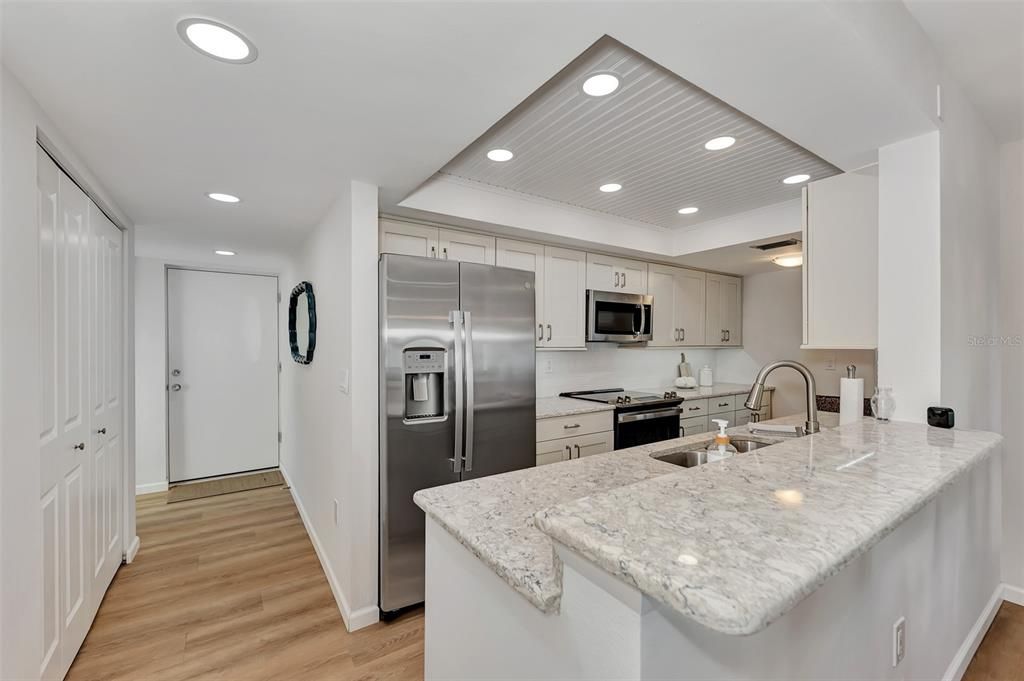 For Sale: $549,000 (2 beds, 2 baths, 1237 Square Feet)