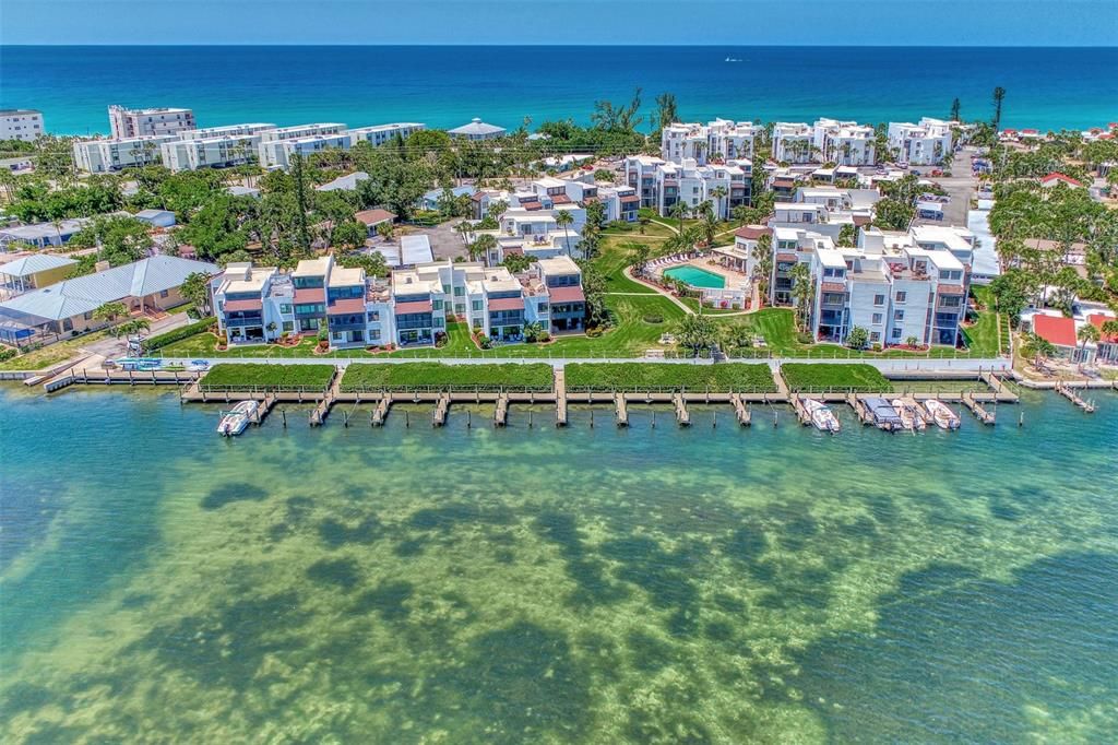 For Sale: $549,000 (2 beds, 2 baths, 1237 Square Feet)