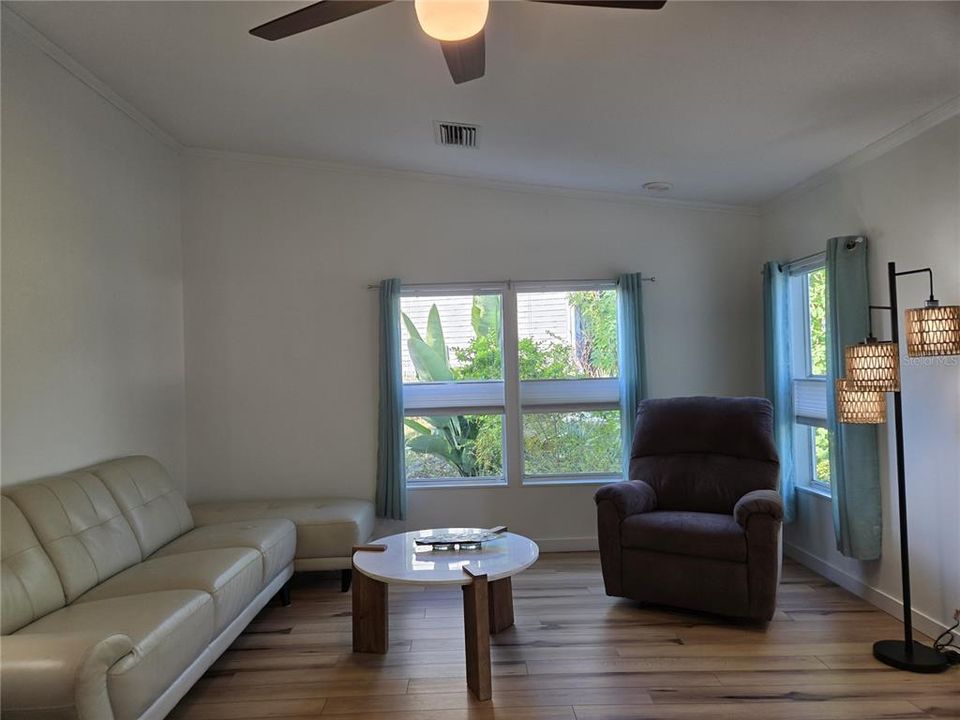 En Venta: $186,900 (2 camas, 2 baños, 1038 Pies cuadrados)