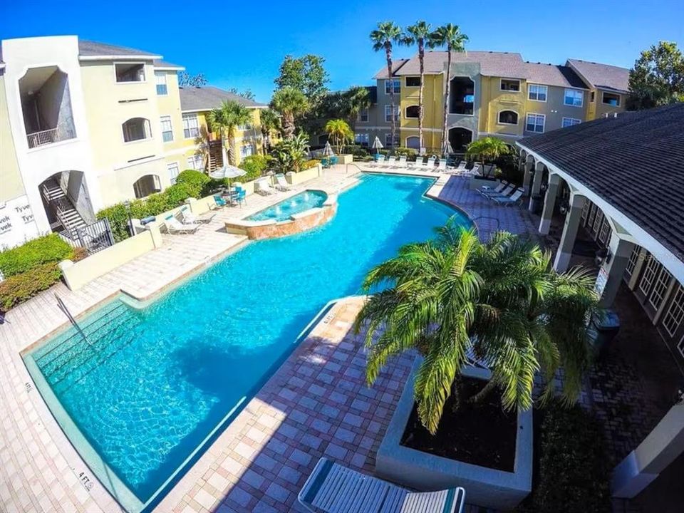 For Sale: $385,000 (2 beds, 2 baths, 1096 Square Feet)