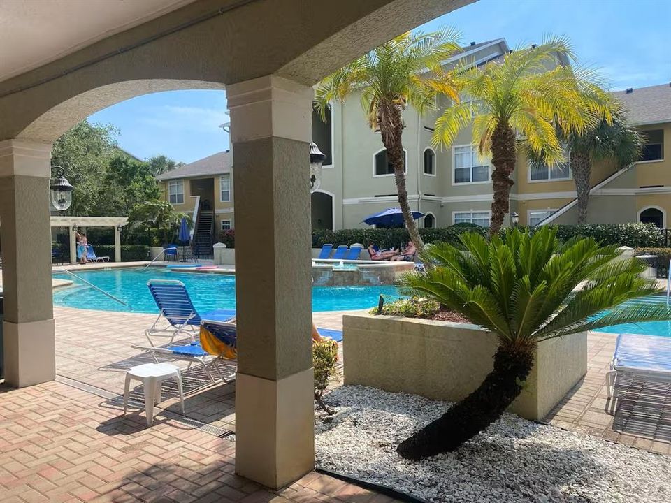 For Sale: $385,000 (2 beds, 2 baths, 1096 Square Feet)