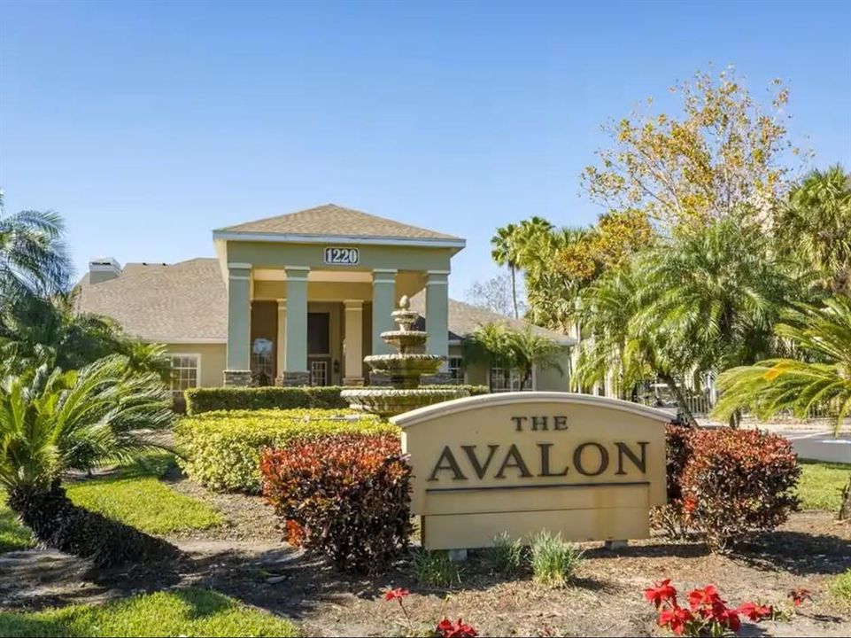 For Sale: $385,000 (2 beds, 2 baths, 1096 Square Feet)