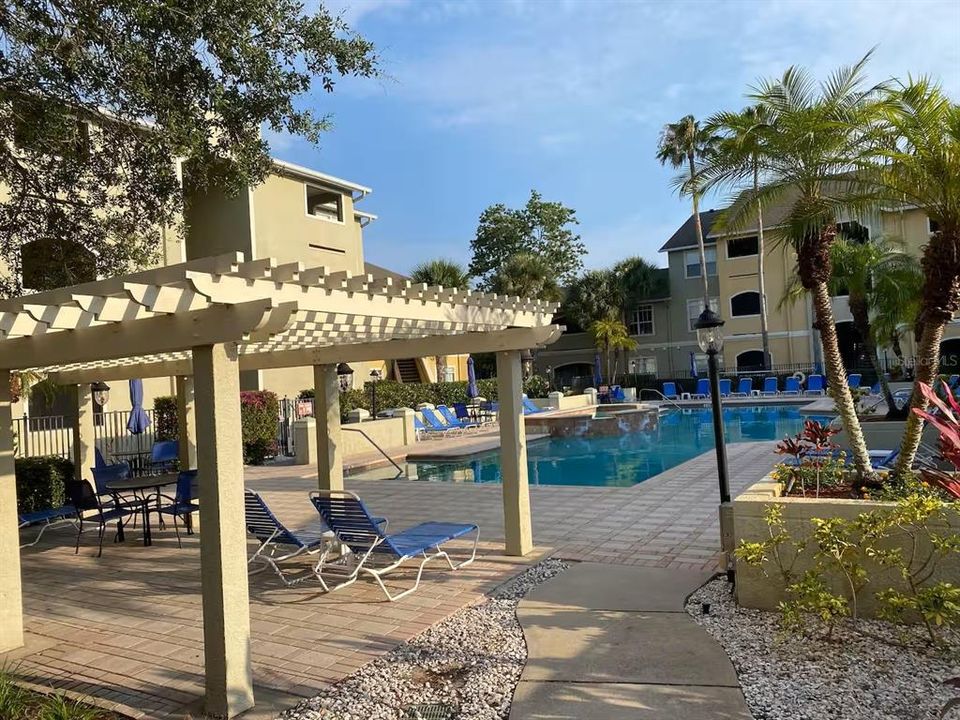 For Sale: $385,000 (2 beds, 2 baths, 1096 Square Feet)