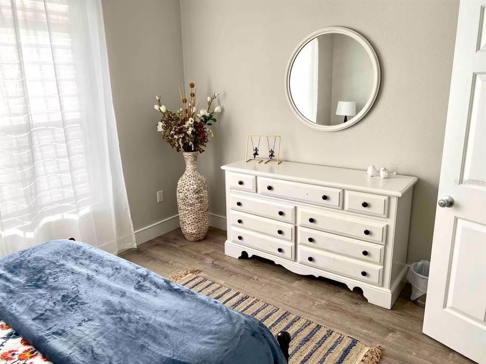 For Sale: $385,000 (2 beds, 2 baths, 1096 Square Feet)