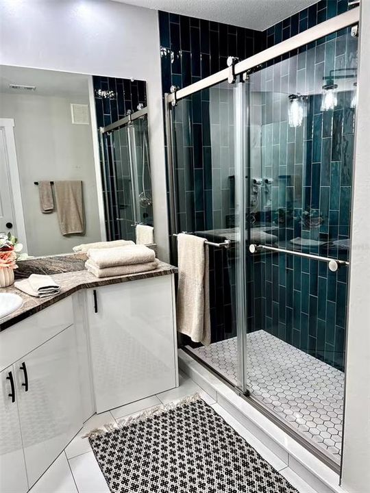 For Sale: $385,000 (2 beds, 2 baths, 1096 Square Feet)