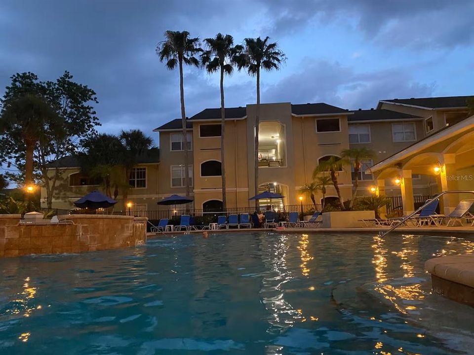 For Sale: $385,000 (2 beds, 2 baths, 1096 Square Feet)