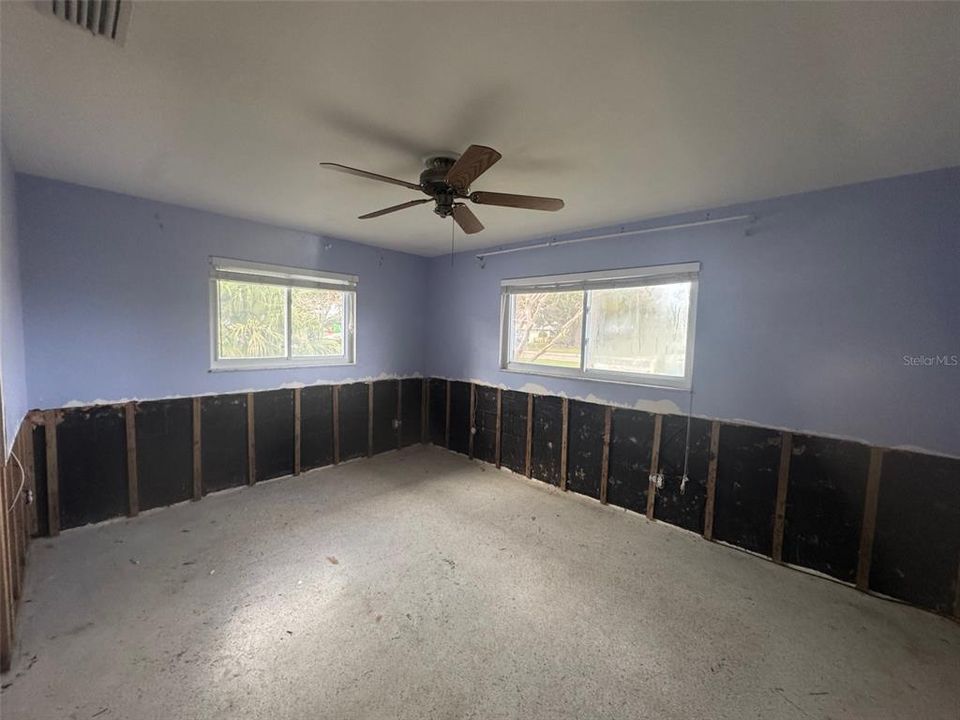 For Sale: $489,900 (3 beds, 2 baths, 1703 Square Feet)