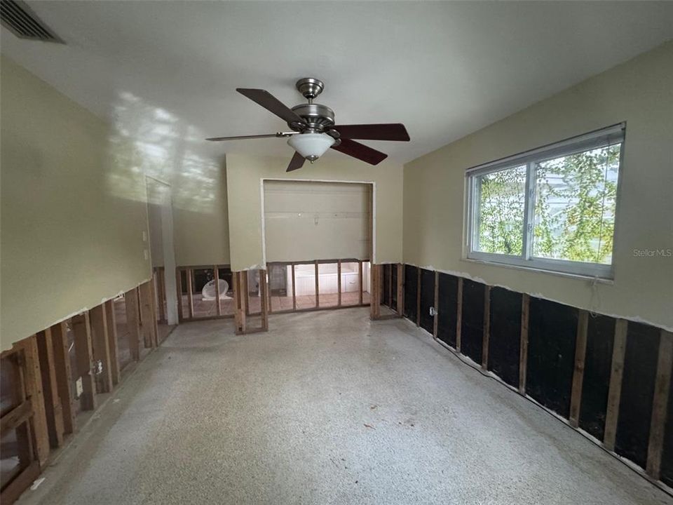 For Sale: $489,900 (3 beds, 2 baths, 1703 Square Feet)