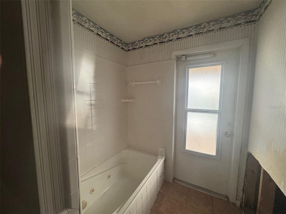 For Sale: $489,900 (3 beds, 2 baths, 1703 Square Feet)