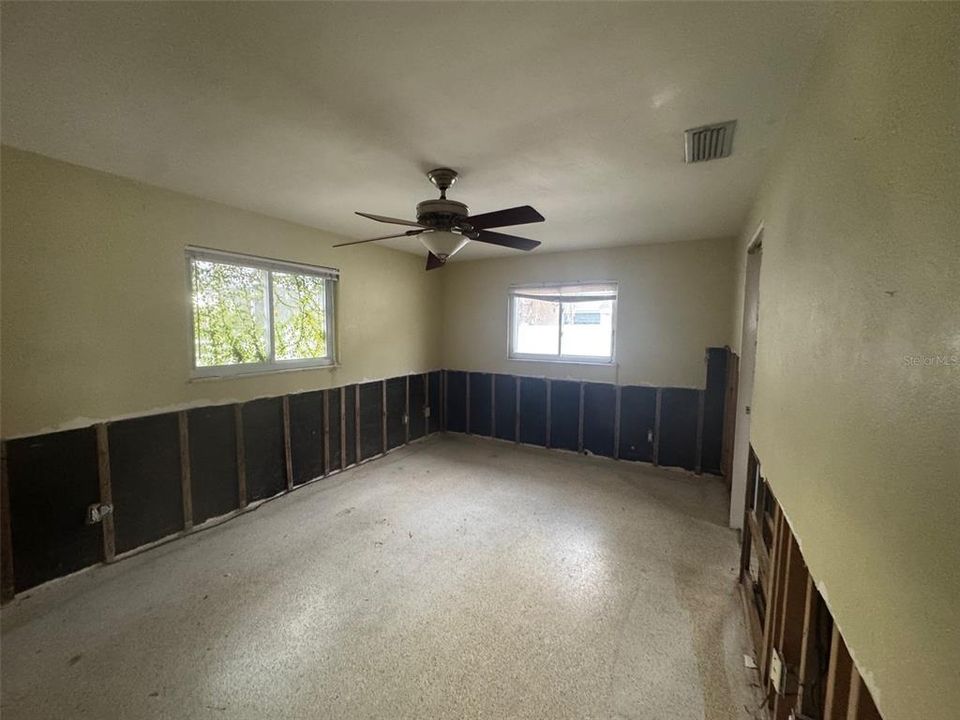 For Sale: $489,900 (3 beds, 2 baths, 1703 Square Feet)