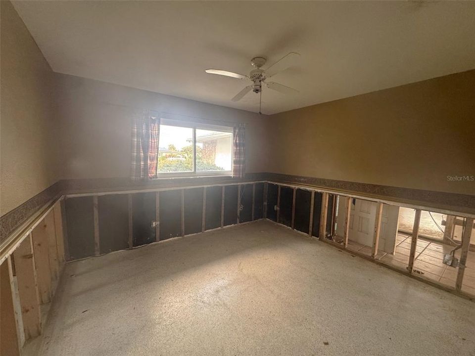 For Sale: $489,900 (3 beds, 2 baths, 1703 Square Feet)